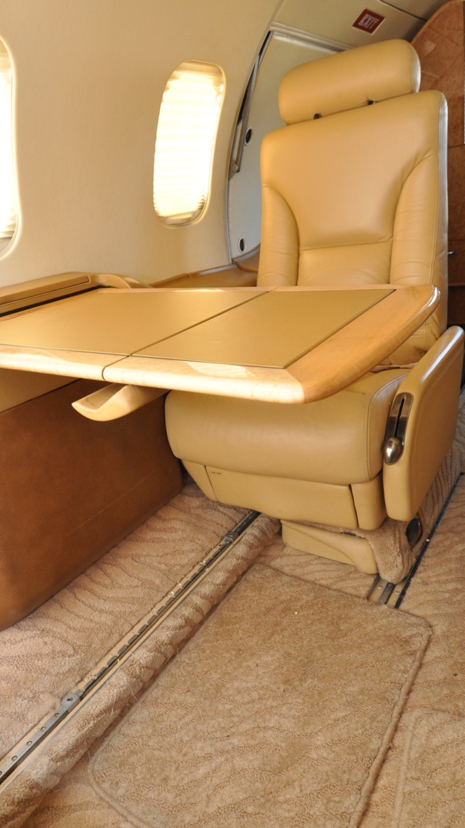 N276PS Cabin Table