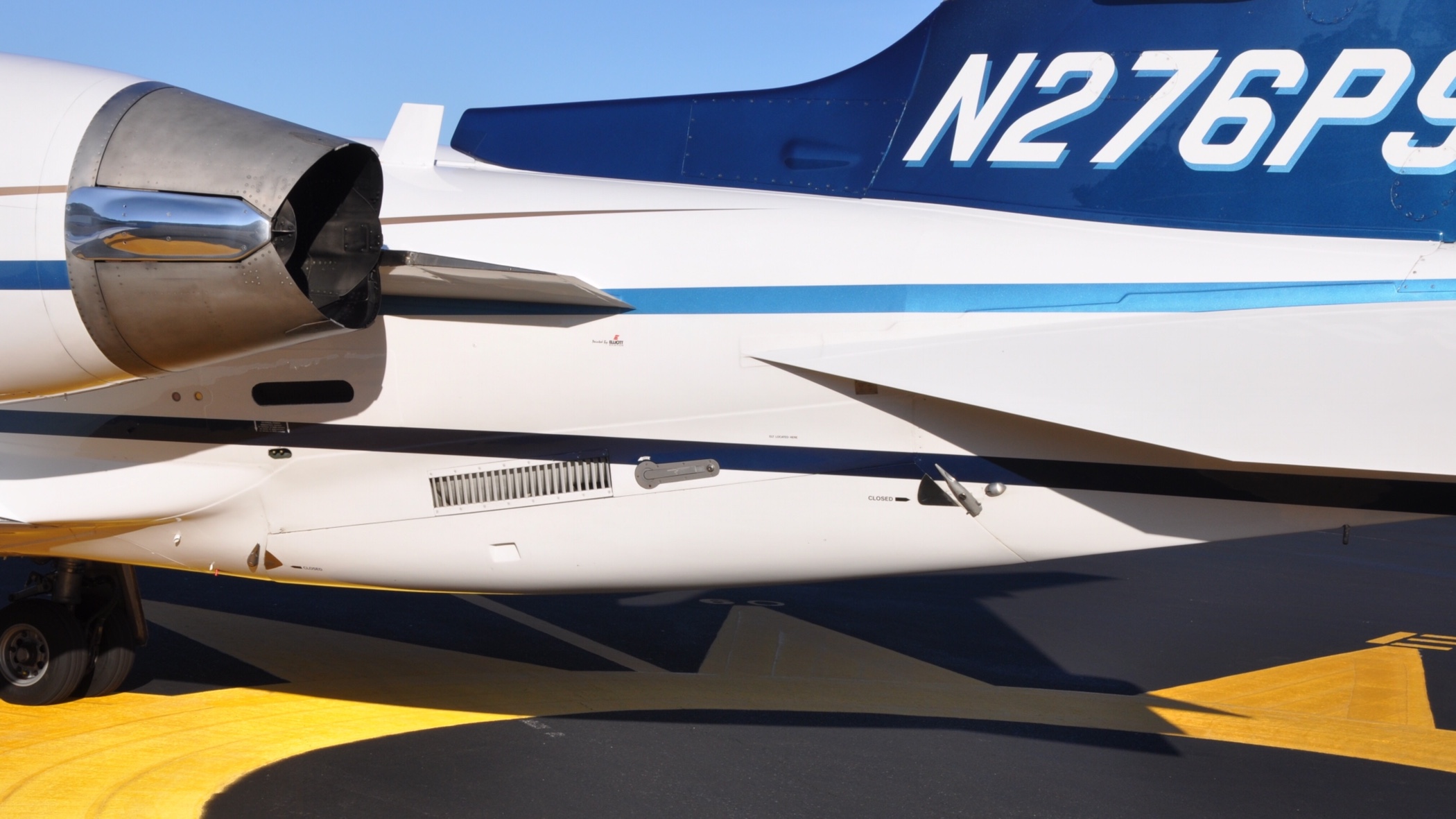 N276PS Exterior Compartment View